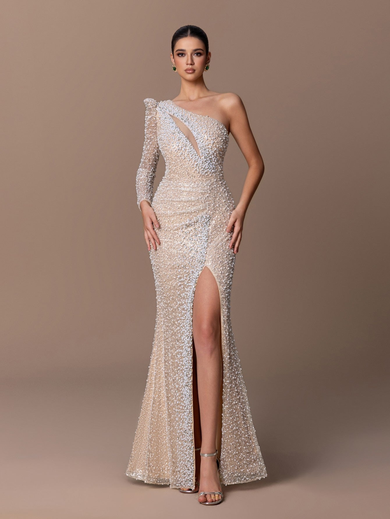 Vestido Ann de manga larga con un hombro al descubierto