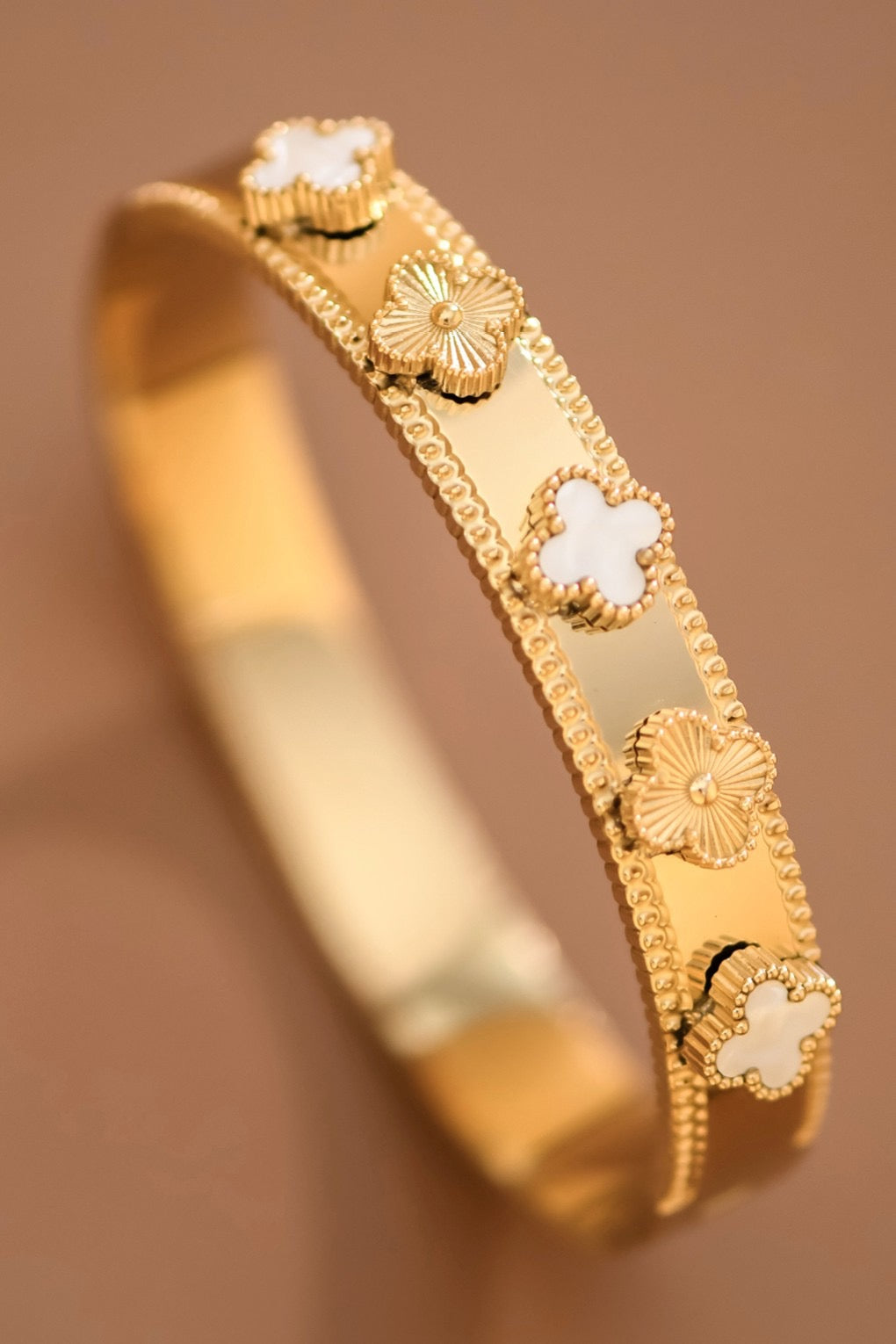 18k Ann Waterproof Non-tarnish Stainless Steel Bangle