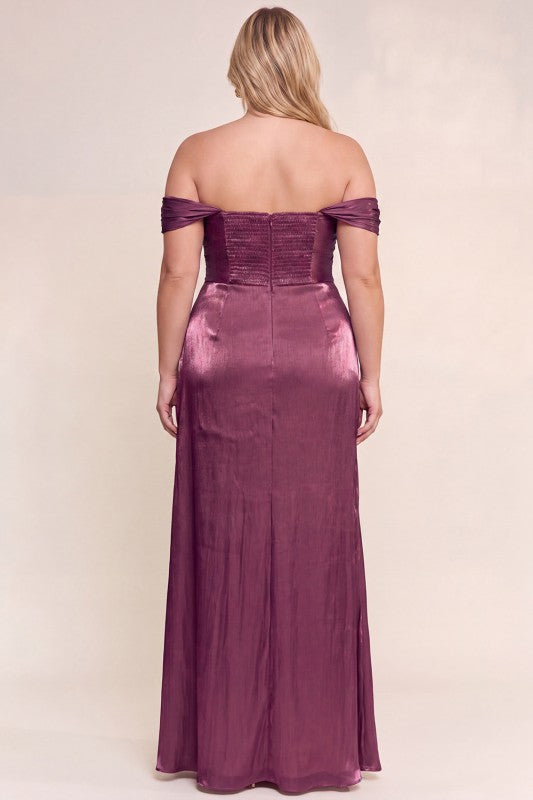 Vestido ciruela, vista posterior