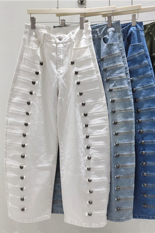 Pantalones en blanco, azul claro y azul