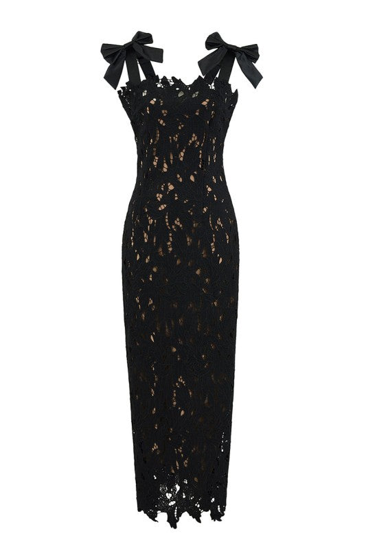 Vestido negro largo de encaje, vista frontal